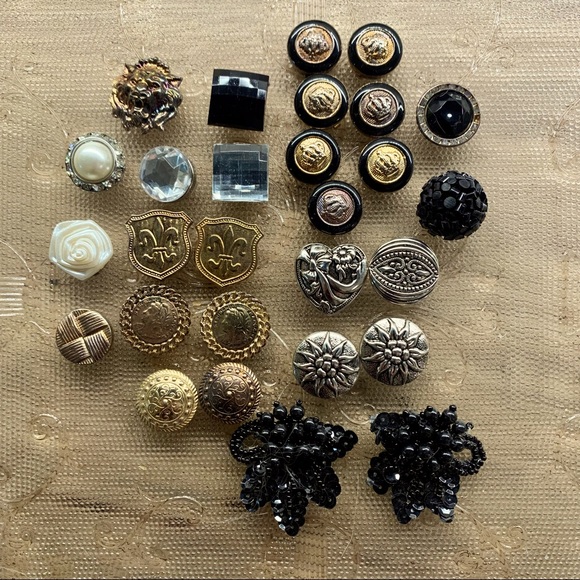 A Selection of Vintage Button Covers & A Pair of Shoe Clips
